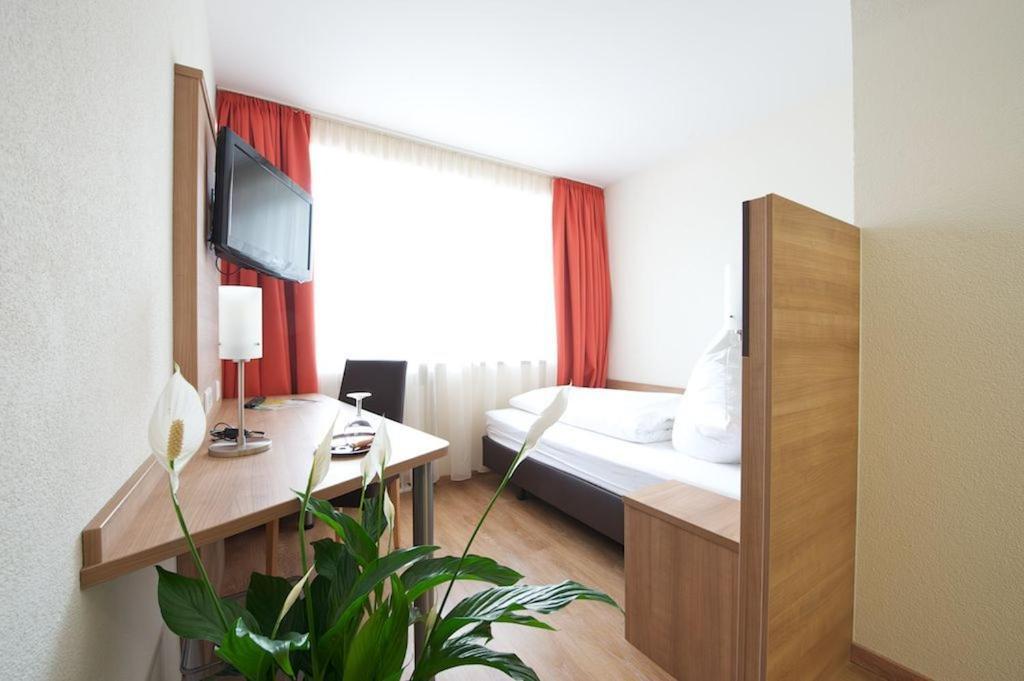 Hotel Zur Riss Biberach an der Riss Room photo